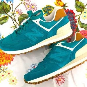 NEW BALANCE 574 NEW WITH TAGS